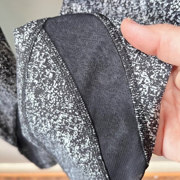 Lululemon‎ Inspire Tight II Splatter White Black / Black 7/8 - Size 6 - Picture 3 of 7